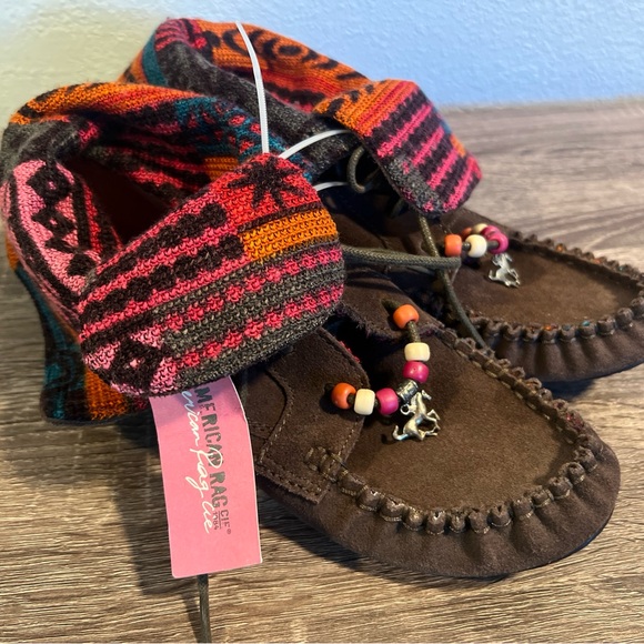 NEW American Rag Women’s  Moccasin Boot Brown Suede with Aztec Knit Cuffs Sz 8 - Picture 1 of 7